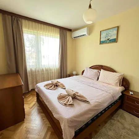 Lugano Couples Quiet W Free Street Parking Appartement