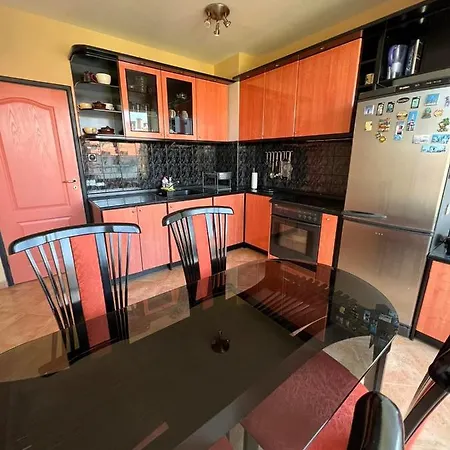 Apartament Lugano Couples Quiet W Free Street Parking