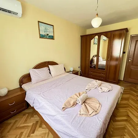 Lugano Couples Quiet W Free Street Parking Sofia