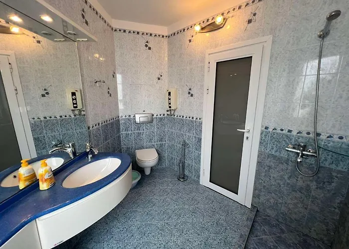 Lugano Couples Quiet W Free Street Parking アパート *