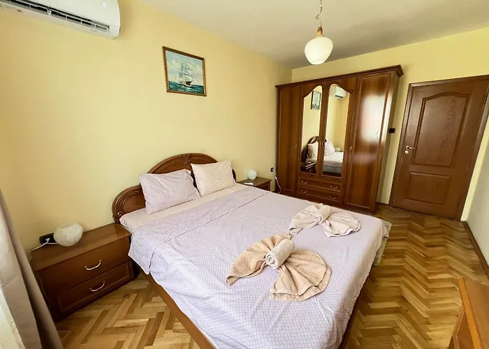 Lugano Couples Quiet W Free Street Parking София